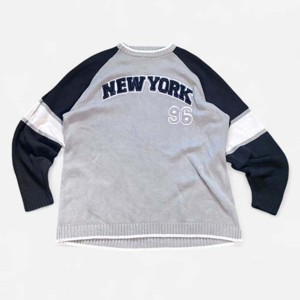 2000s Old Skool Urban Wear New York Knit Sweater